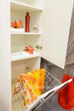 Фото товара Комплект мебели для ванной Sanflor Бэтта 80 с дверцами, белая с красными вставками/Тигода 80 (Сантек)