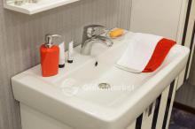 Фото товара Комплект мебели для ванной Sanflor Бэтта 80 с дверцами, белый с черными вставками/Q 80 (Дрея)